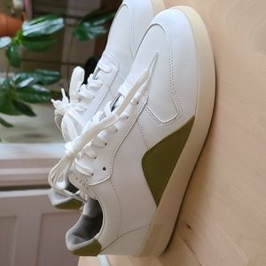 Everlane ReLeather Court Sneaker
